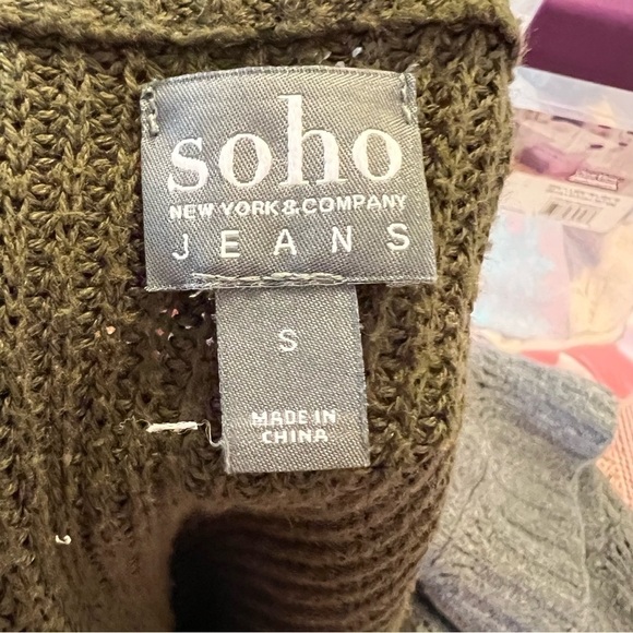 Soho New York & Co Jeans V-Neck Sweater Olive Green - Picture 9 of 10